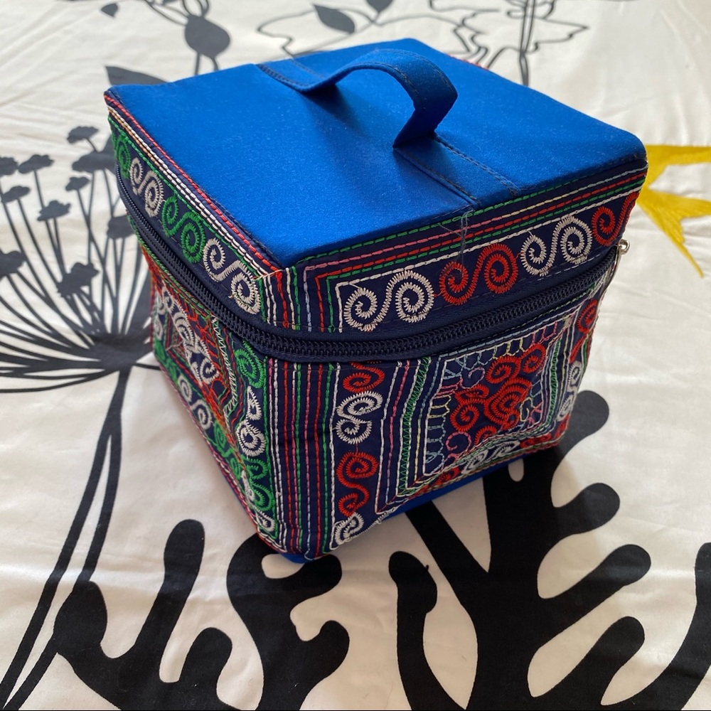 Multicolored Embroidered Small Pack